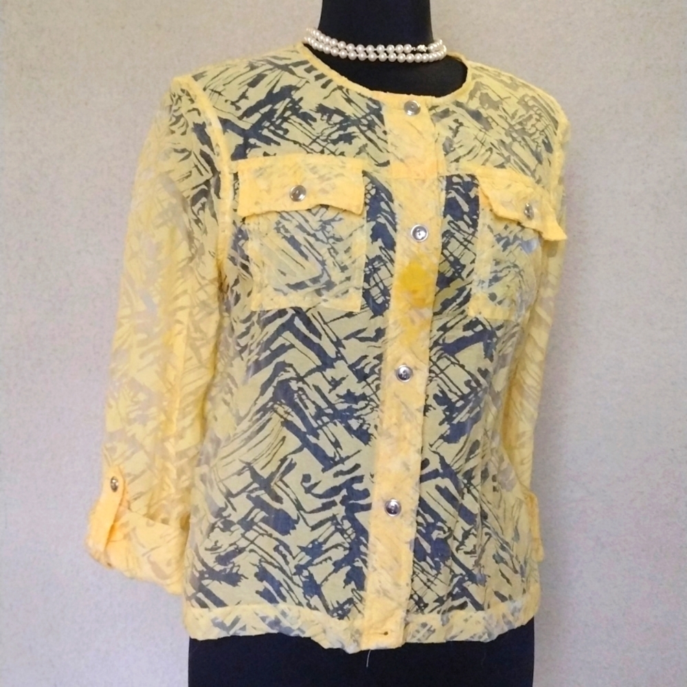 Lark Lane Sheer yellow button up blouse